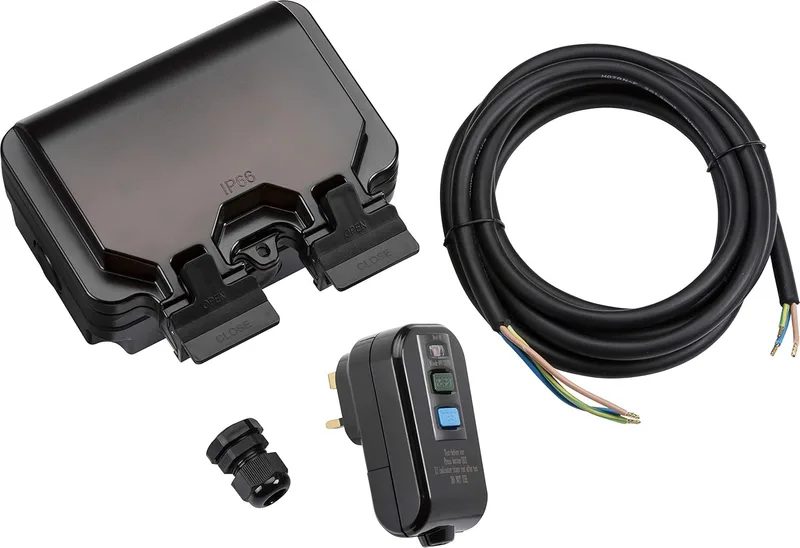 Knightsbridge Outdoor Weatherproof Socket Kit with RCD